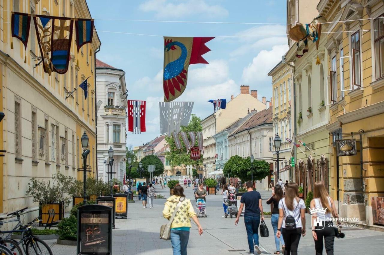 Korona Apartman Székesfehérvár Екстериор снимка