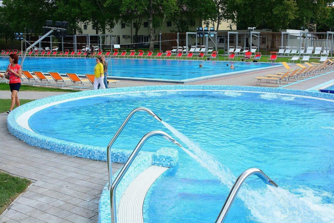 Korona Apartman Székesfehérvár Екстериор снимка